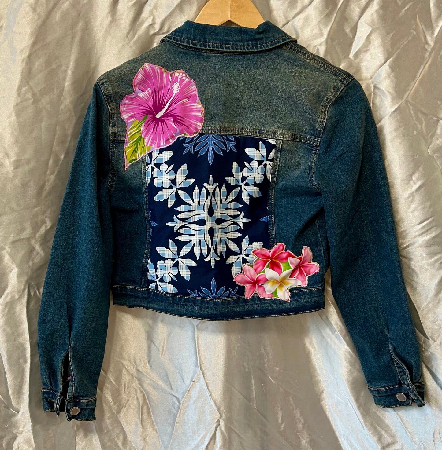 Palaka Hawaiian Quilt with Flowers