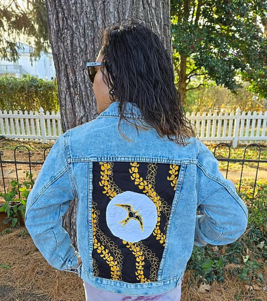 Full Moon Puakinekine Leis with Iwa Bird
