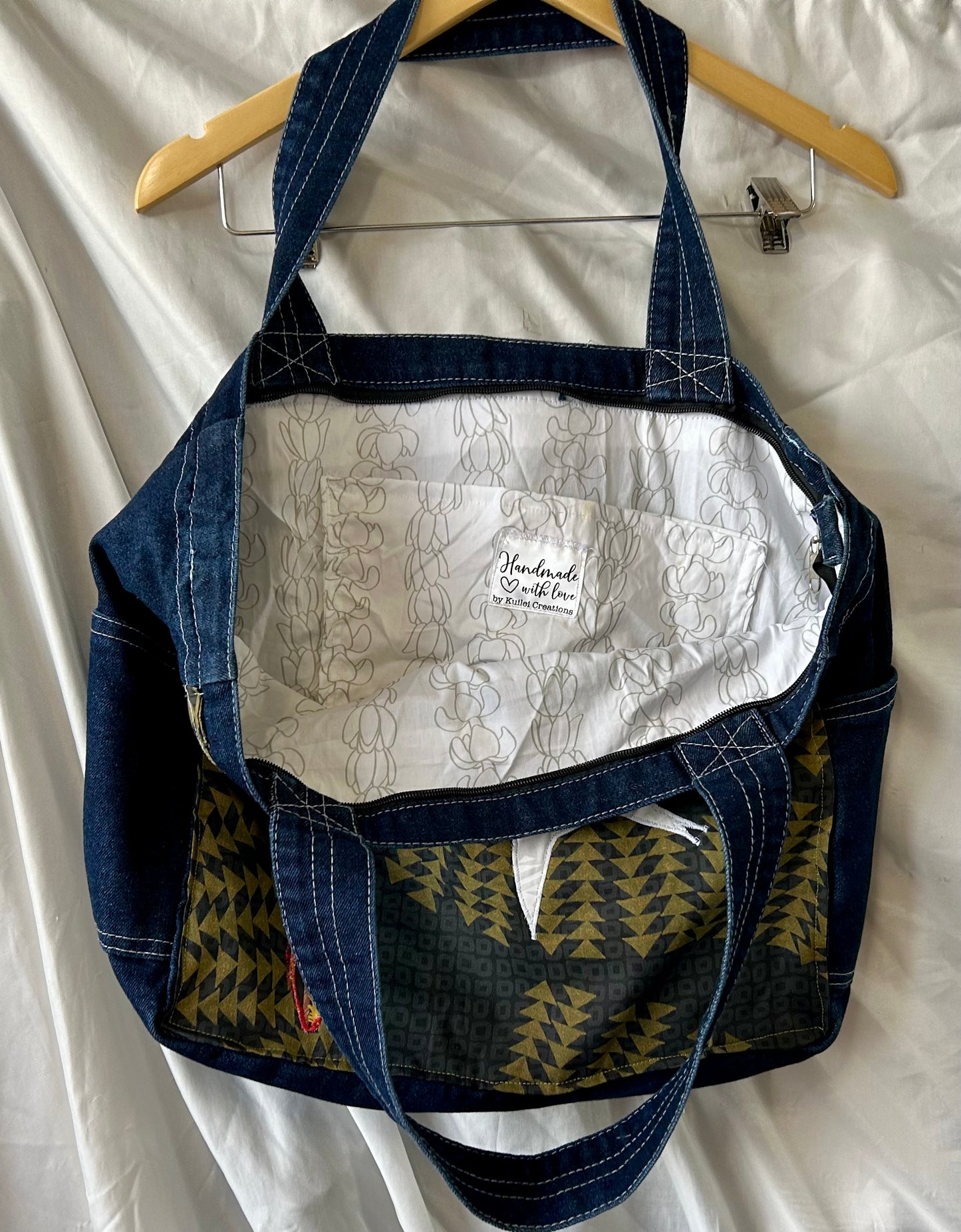‘Iwa Birds Kahili Feather Lei Handbag