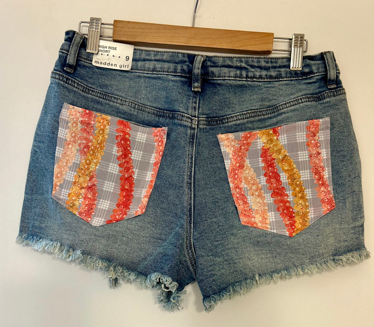 Ni’ihau Shell leis shorts