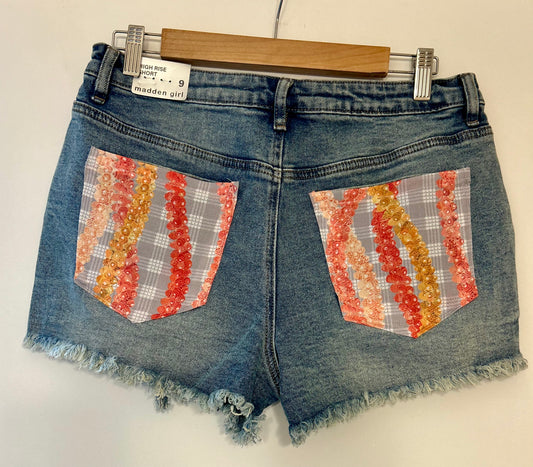 Ni’ihau Shell leis shorts