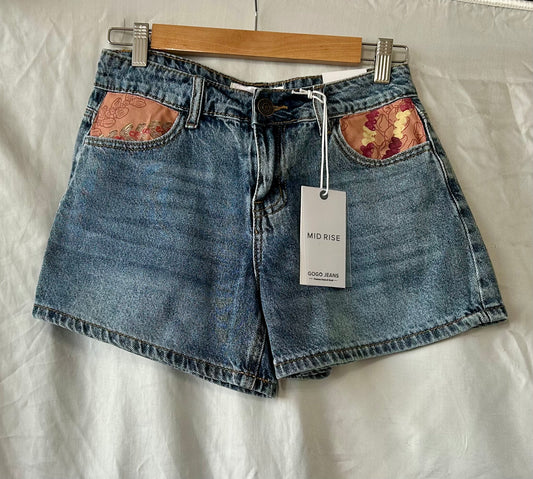 Ni’ihau Shell leis Shorts
