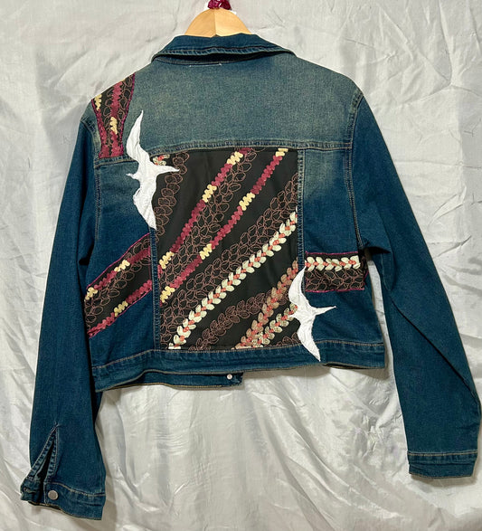 Ni’ihau Shell Leis ‘Iwa Birds Jacket