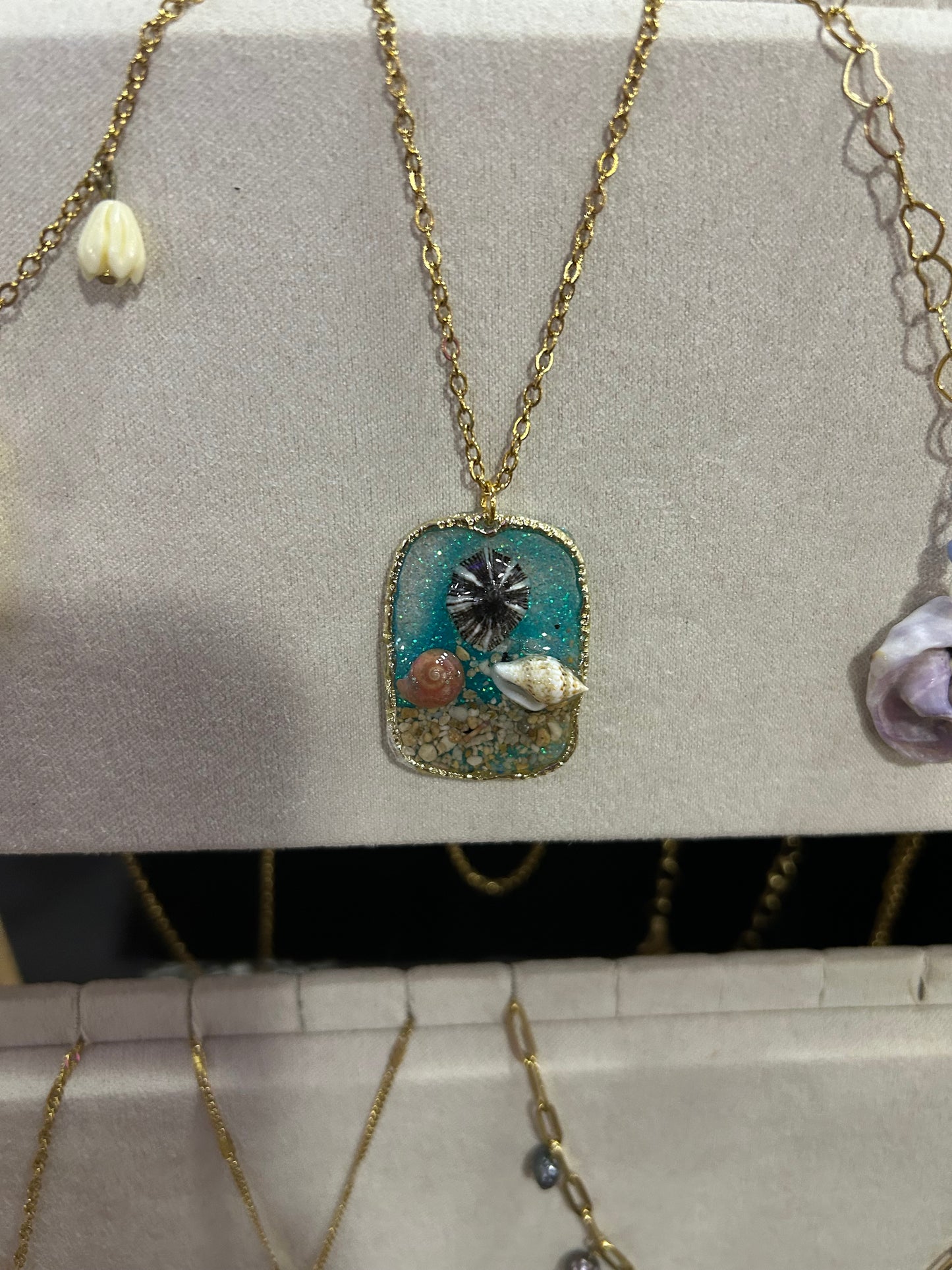 Resin Shells 14K necklace
