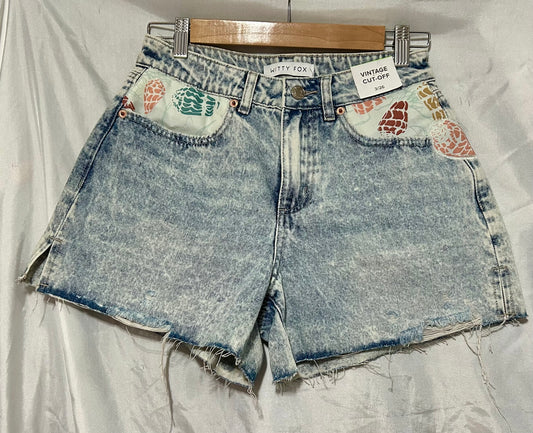 Size 7 Cone Shell Shorts