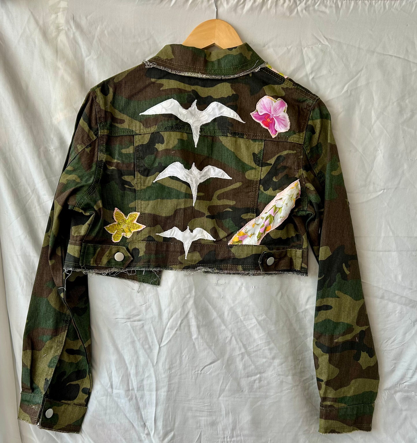 Cropped Camo ‘Iwa Birds