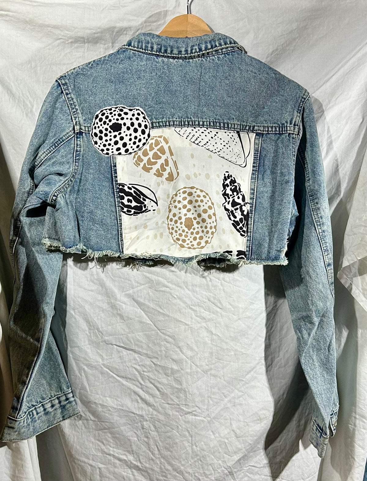 Cropped Shells Denim Jacket