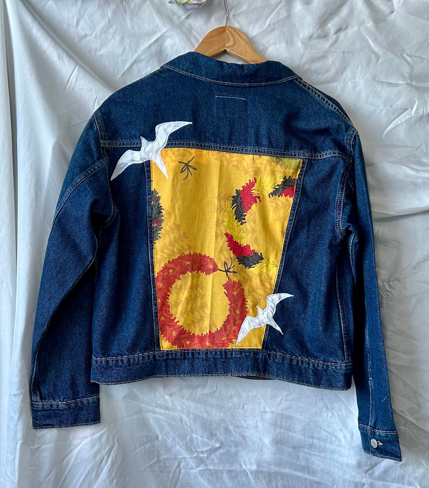 Kahili Feather Lei ‘Iwa Birds