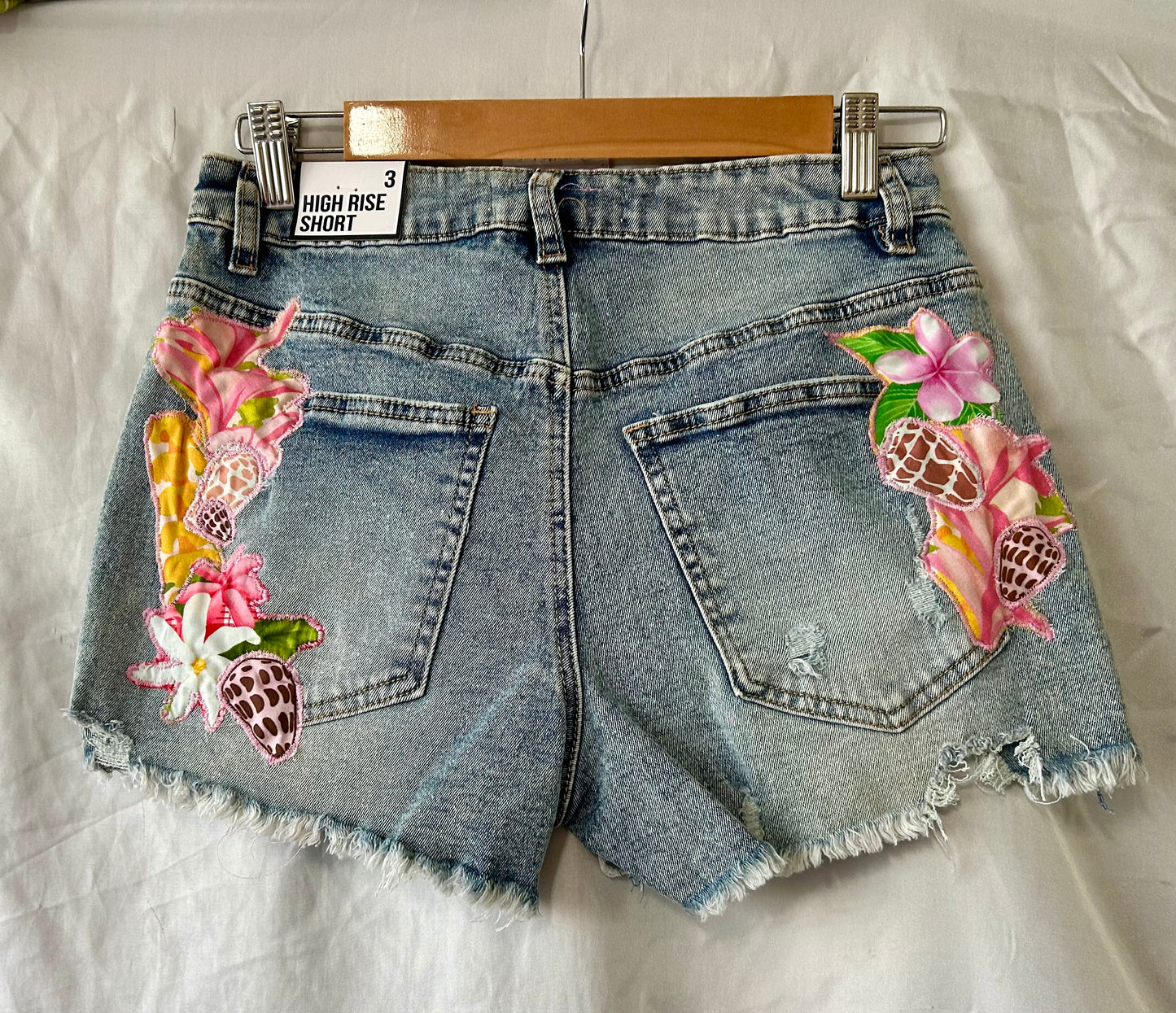 Leis and Shells Shorts