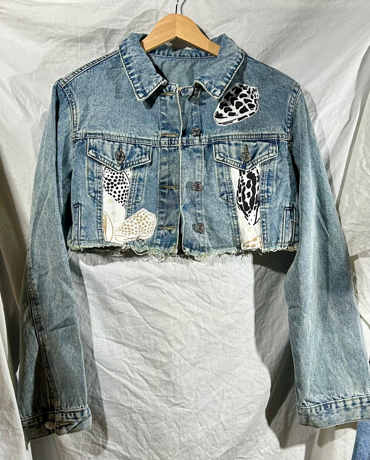 Cropped Shells Denim Jacket
