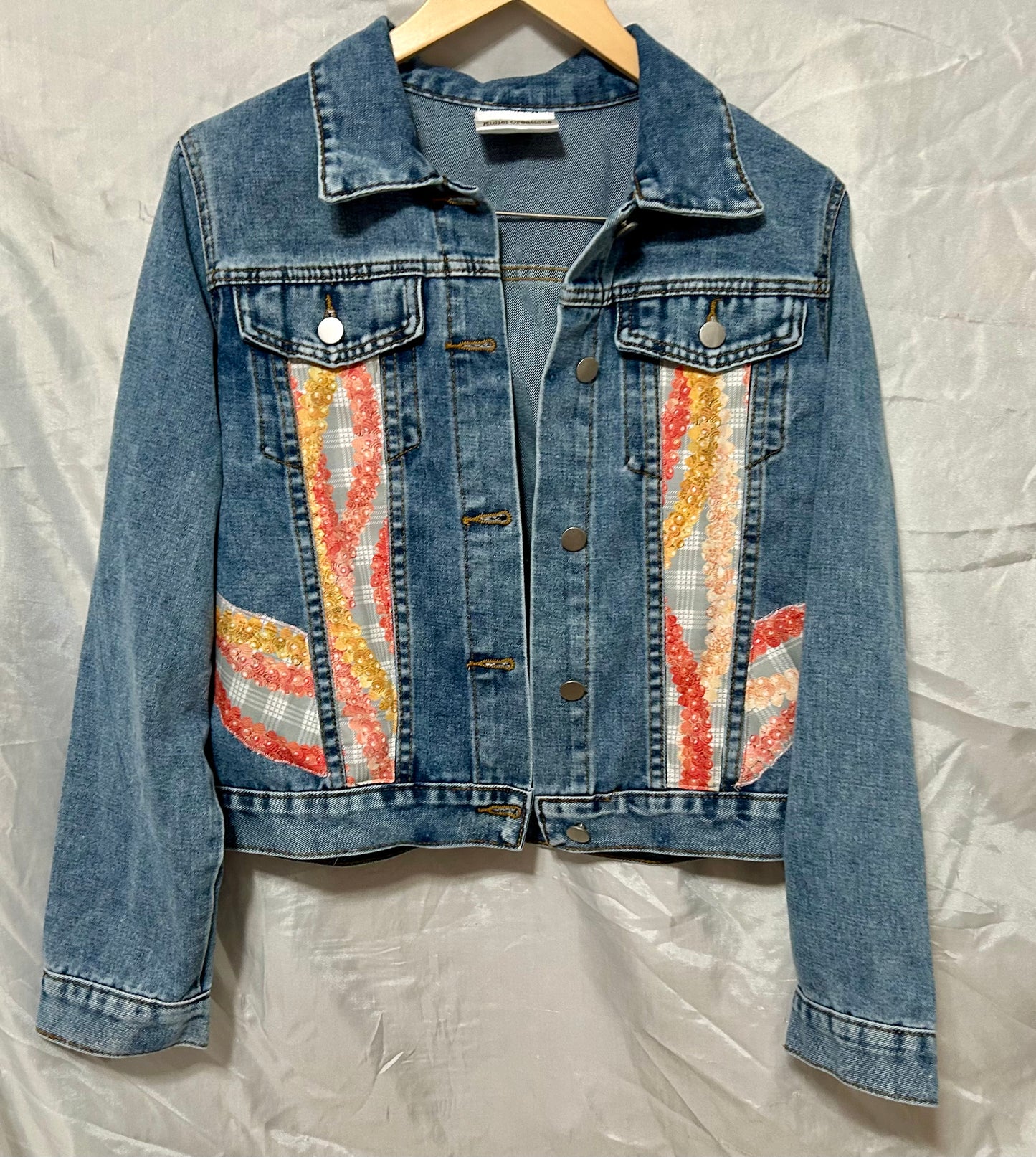Ni’ihau Shells Leis on Palaka Jackey